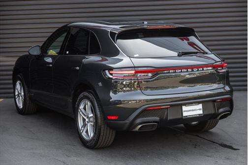 2025 Porsche Macan Base