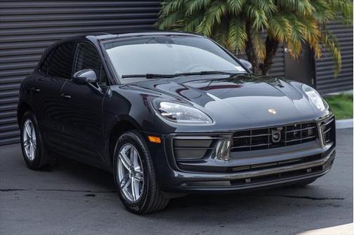 2025 Porsche Macan Base