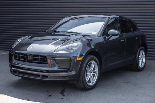 2025 Porsche Macan Base