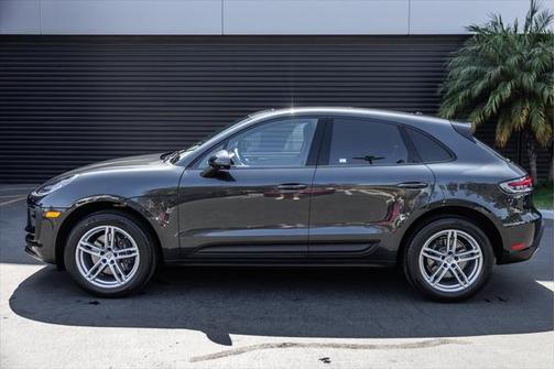 2025 Porsche Macan Base