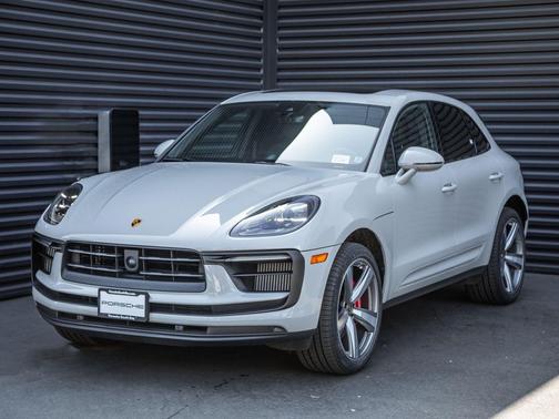Chalk 2023 Porsche Macan Macan S