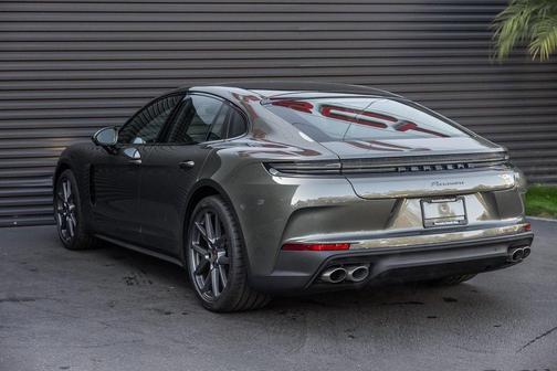 2026 Porsche Panamera 