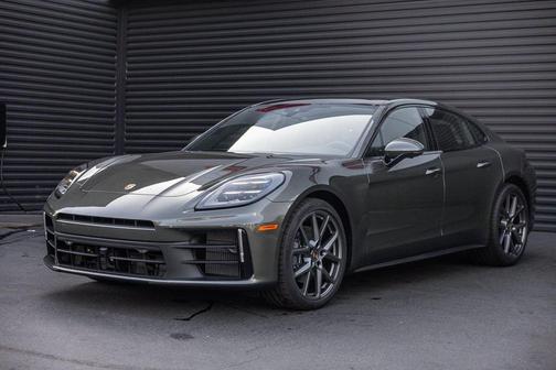 2026 Porsche Panamera 
