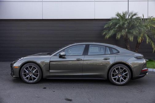 2026 Porsche Panamera 