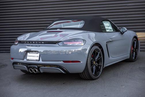 2025 Porsche 718 Boxster S