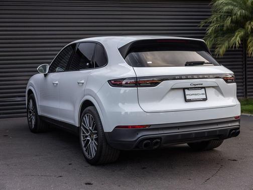 2023 Porsche Cayenne Platinum Edition
