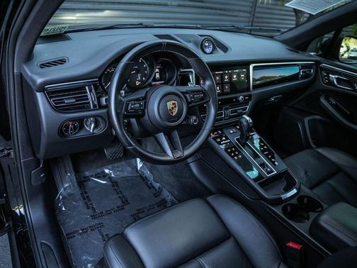 2023 Porsche Macan Macan