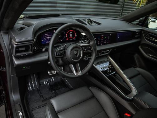 Copper 2025 Porsche Macan Macan Electric Turbo