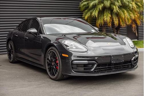2021 Porsche Panamera GTS