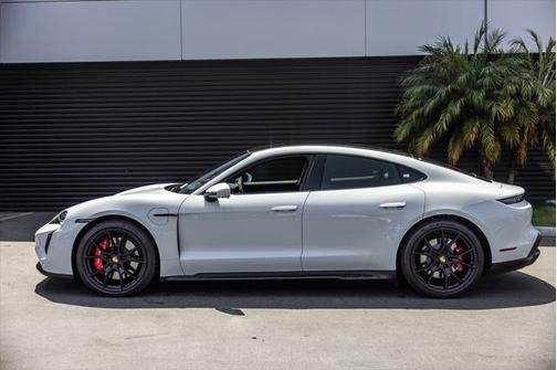 2022 Porsche Taycan GTS