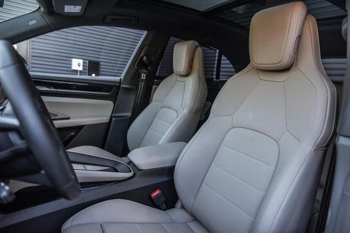2025 Porsche Macan Electric