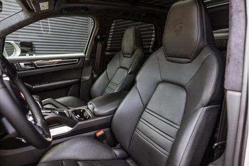 2023 Porsche Cayenne E-Hybrid S