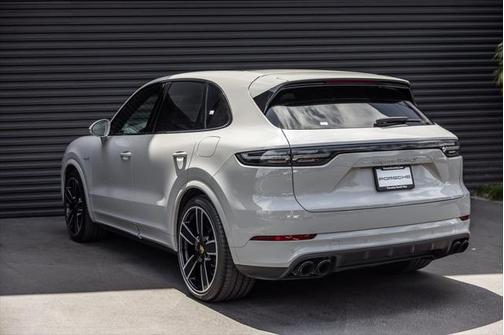 2023 Porsche Cayenne E-Hybrid S