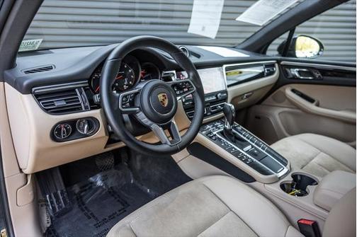 2021 Porsche Macan Base