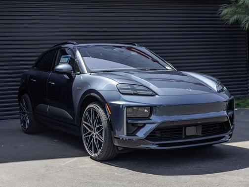 2026 Porsche Macan Macan Electric Turbo