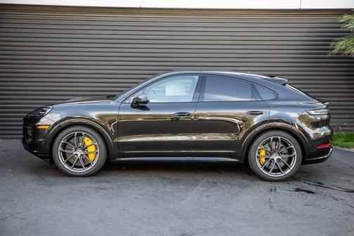 2026 Porsche Cayenne GTS
