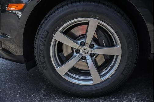 2020 Porsche Macan Base