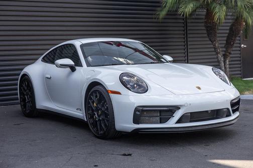 2024 Porsche 911 Carrera GTS
