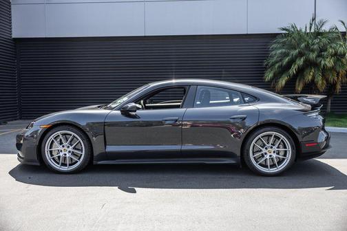 2025 Porsche Taycan Turbo GT w/Weissach Package