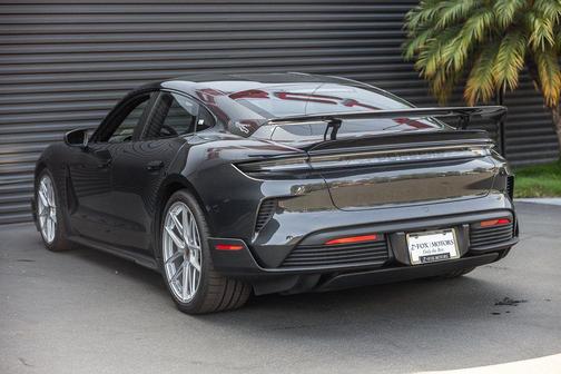 2025 Porsche Taycan Turbo GT w/Weissach Package