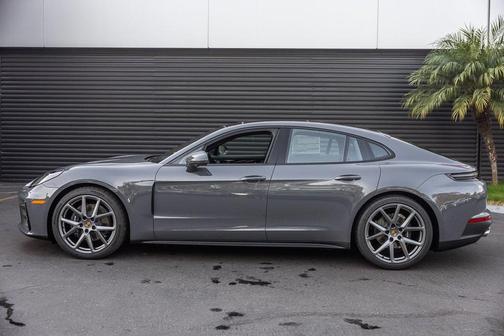 2026 Porsche Panamera 