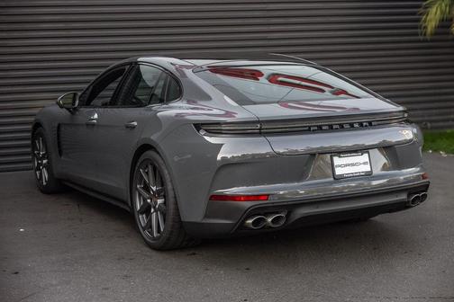 2026 Porsche Panamera 