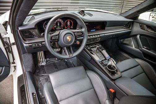 2025 Porsche 911 Carrera GTS