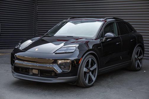 2025 Porsche Macan 4