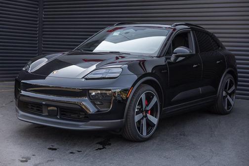 2025 Porsche Macan 4S