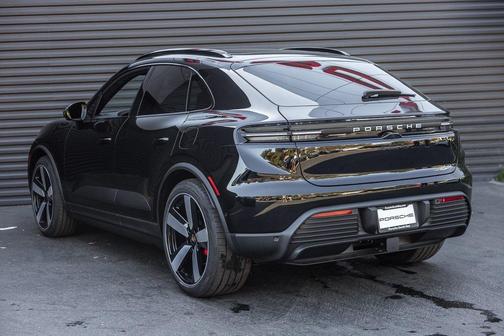 2025 Porsche Macan 4S