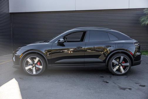 2025 Porsche Macan 4S