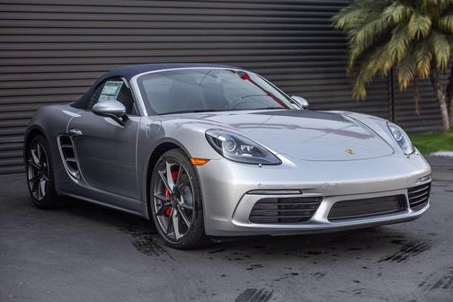 2025 Porsche 718 Boxster S