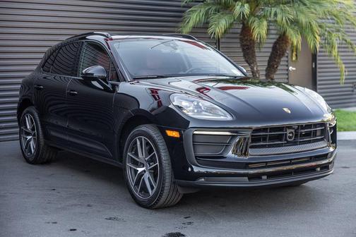2025 Porsche Macan