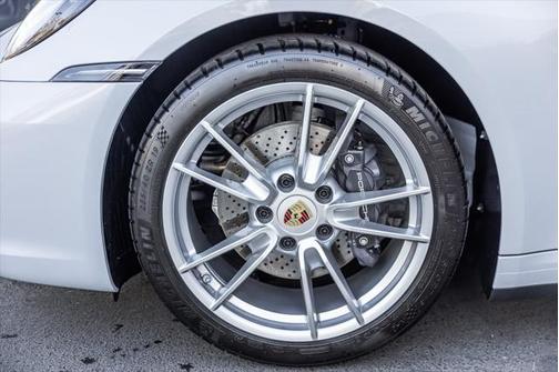 2024 Porsche 911 Carrera