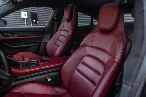 2020 Porsche Taycan Turbo