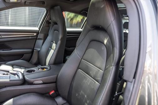 2022 Porsche Panamera Platinum Edition