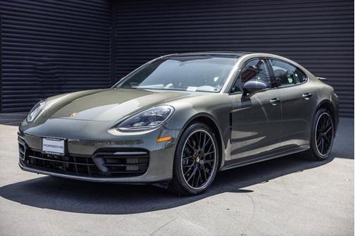 2022 Porsche Panamera Platinum Edition