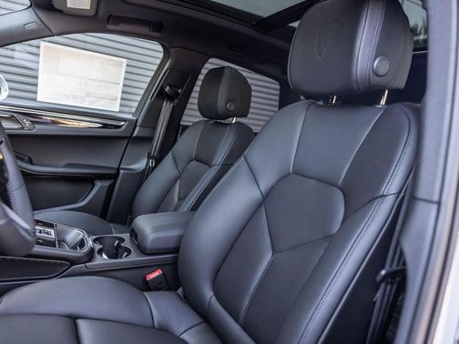 Chalk 2026 Porsche Macan Macan