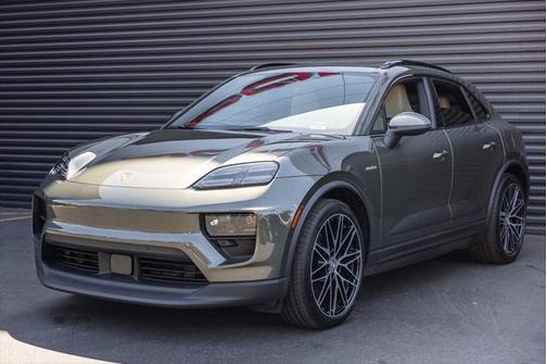 2024 Porsche Macan Base