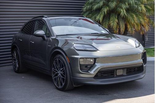 2024 Porsche Macan Base