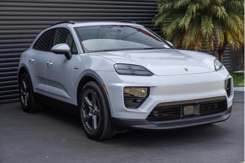 2024 Porsche Macan Base