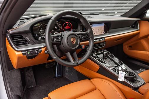 2026 Porsche 911 Carrera 4S Cabriolet