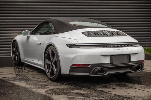 2026 Porsche 911 Carrera 4S Cabriolet