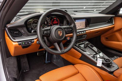 2026 Porsche 911 Carrera 4S Cabriolet