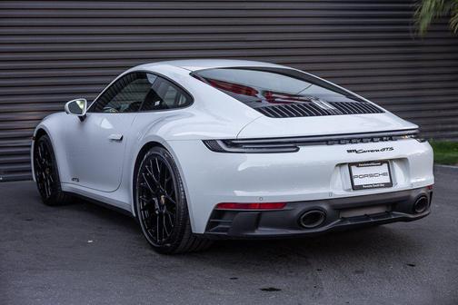 2024 Porsche 911 Carrera GTS