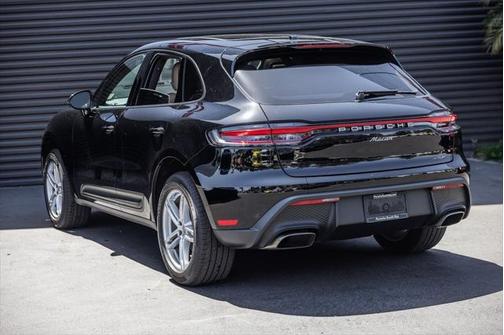 2025 Porsche Macan Base