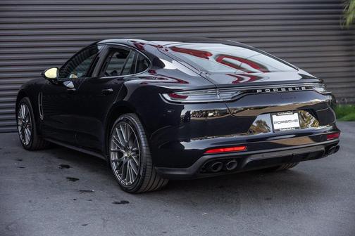 2023 Porsche Panamera Platinum Edition