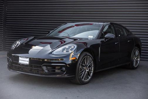 2023 Porsche Panamera Platinum Edition