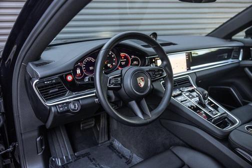 2023 Porsche Panamera Platinum Edition
