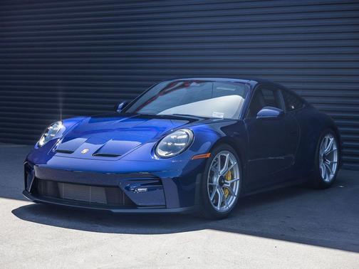 Gentian Blue Metallic 2026 Porsche 911 GT3